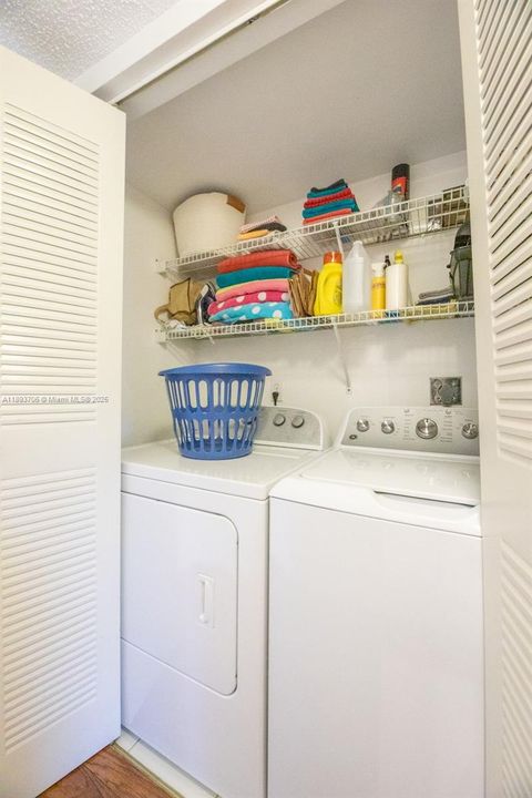 For Sale: $199,900 (3 beds, 2 baths, 1024 Square Feet)