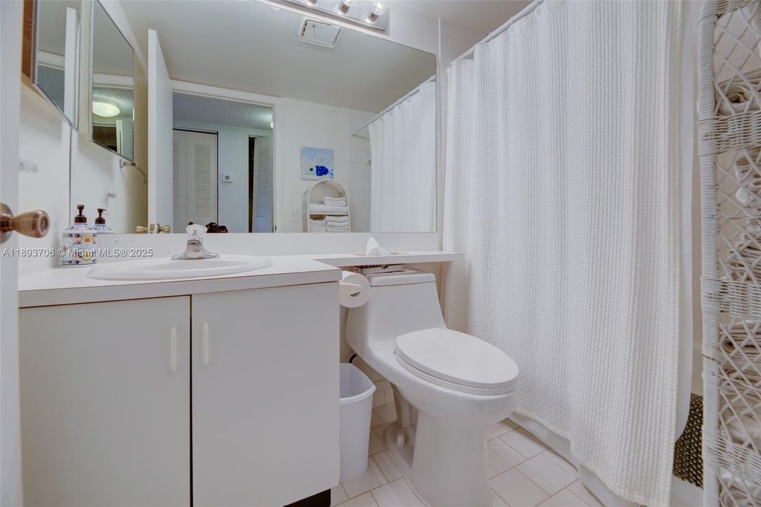 For Sale: $199,900 (3 beds, 2 baths, 1024 Square Feet)