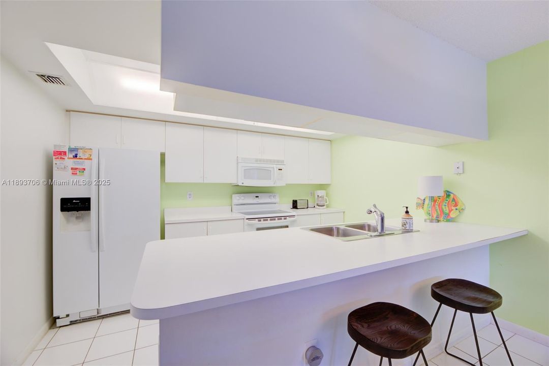 For Sale: $199,900 (3 beds, 2 baths, 1024 Square Feet)