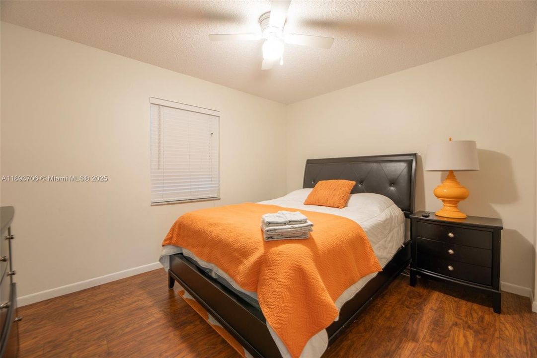 For Sale: $199,900 (3 beds, 2 baths, 1024 Square Feet)