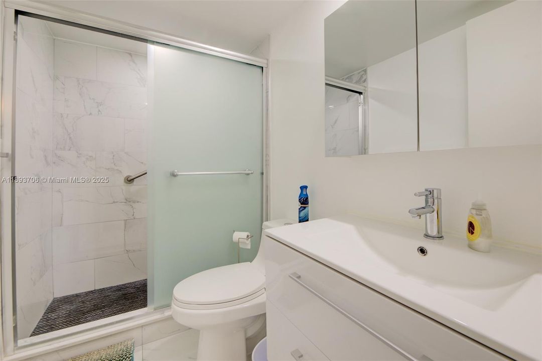 For Sale: $199,900 (3 beds, 2 baths, 1024 Square Feet)