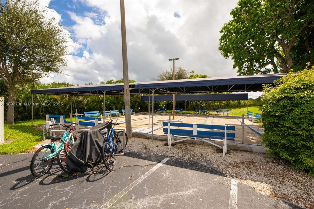 For Sale: $199,900 (3 beds, 2 baths, 1024 Square Feet)