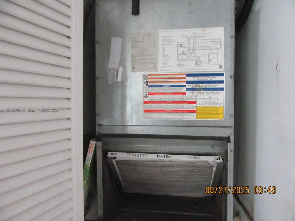 Под контрактом: $275,000 (2 спален, 2 ванн, 906 Квадратных фут)