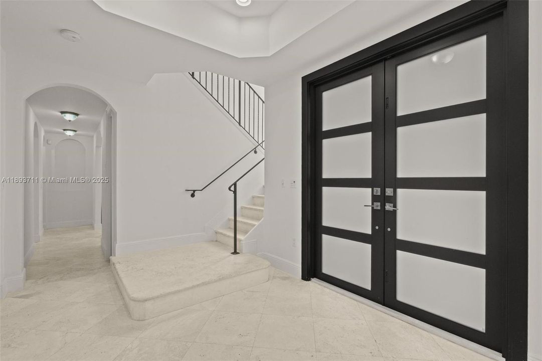 For Sale: $1,980,000 (5 beds, 6 baths, 3676 Square Feet)