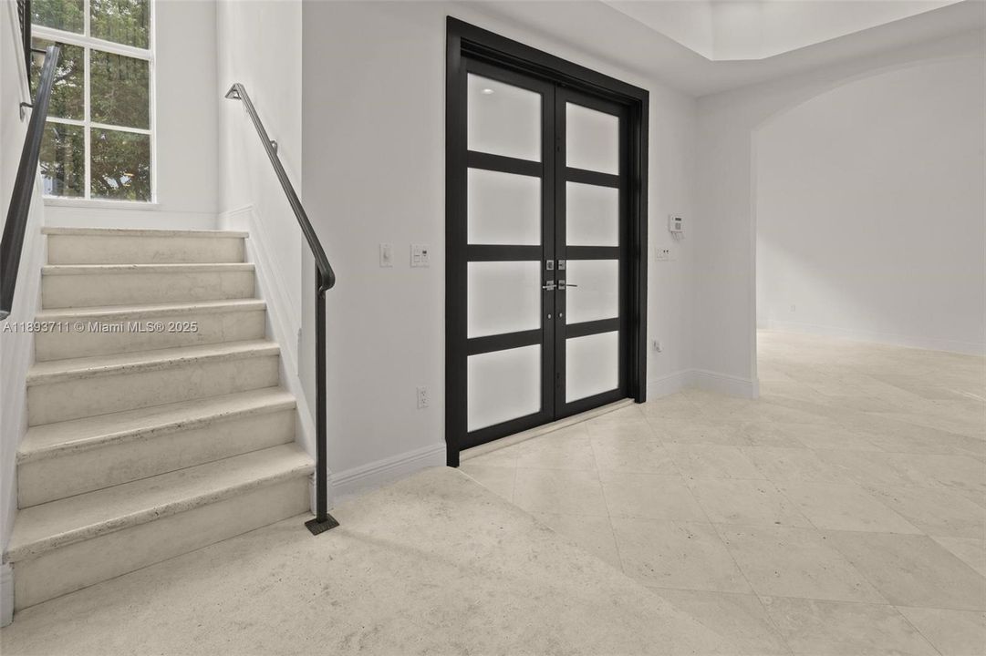 For Sale: $1,980,000 (5 beds, 6 baths, 3676 Square Feet)