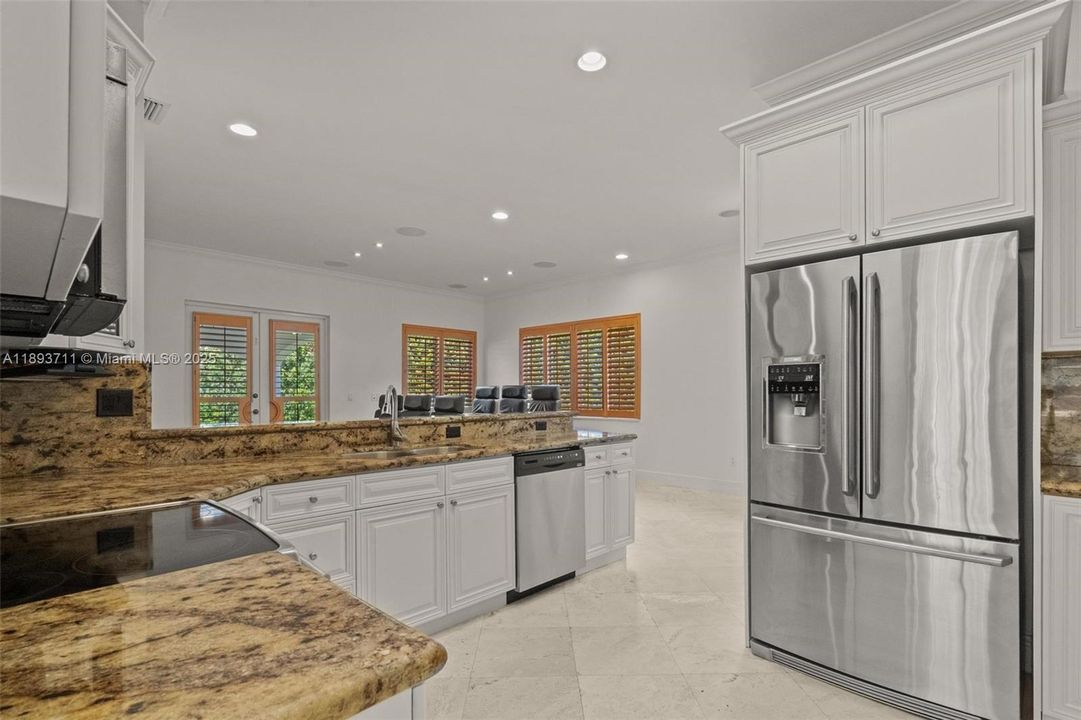 For Sale: $1,980,000 (5 beds, 6 baths, 3676 Square Feet)