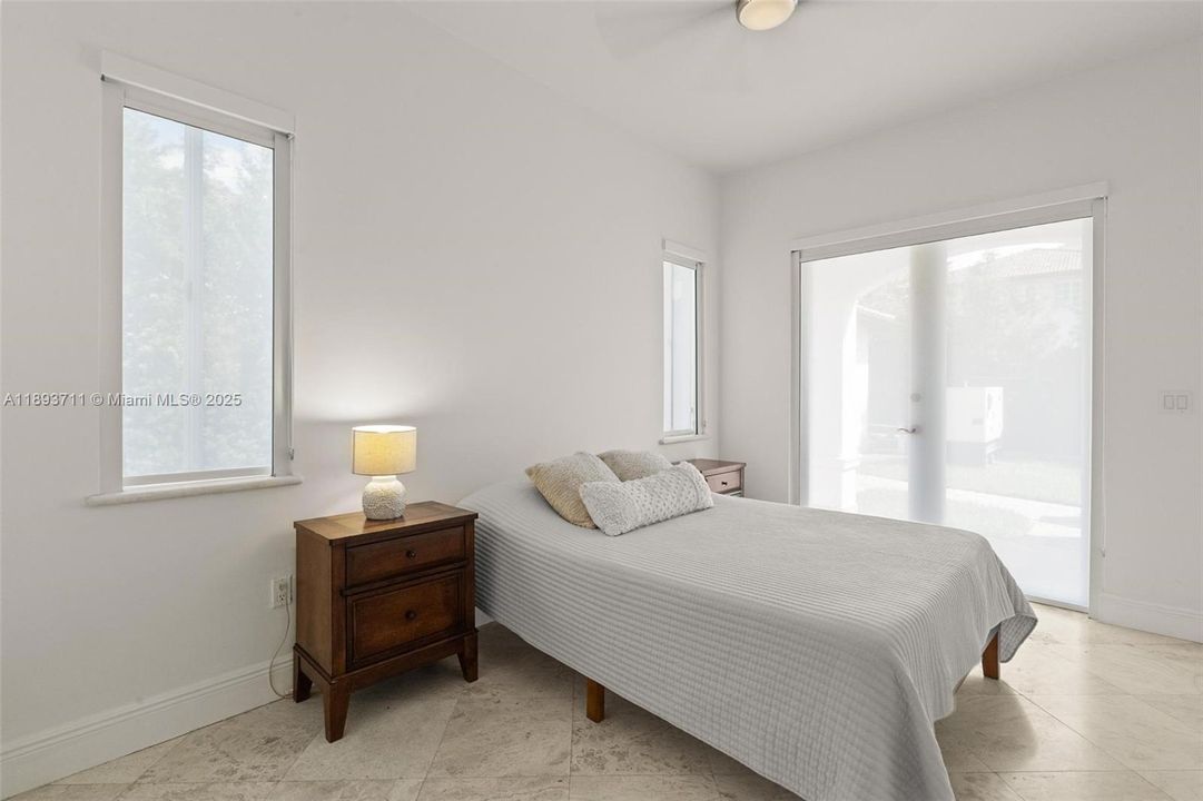 For Sale: $1,980,000 (5 beds, 6 baths, 3676 Square Feet)