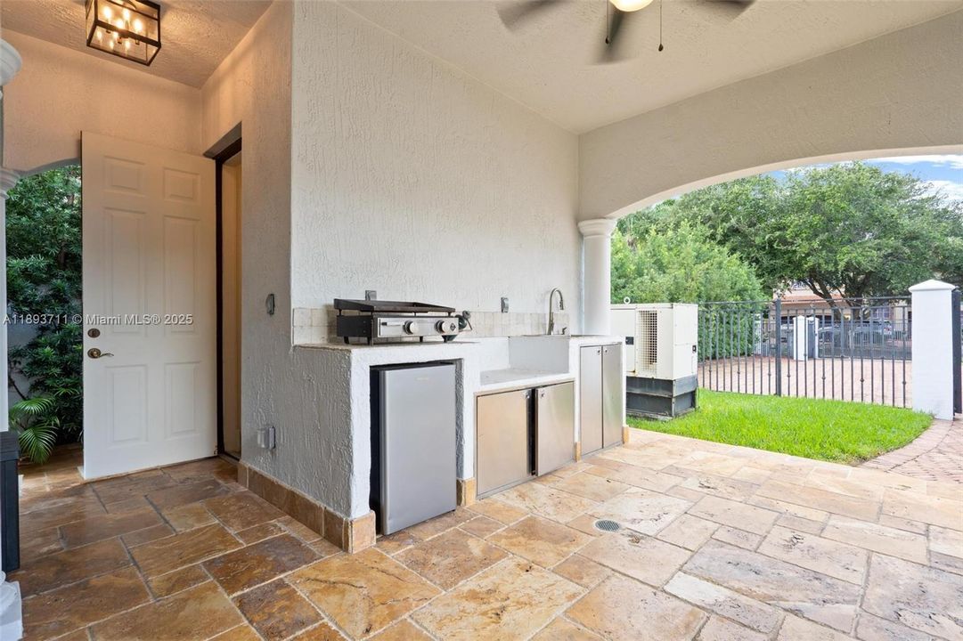 For Sale: $1,980,000 (5 beds, 6 baths, 3676 Square Feet)