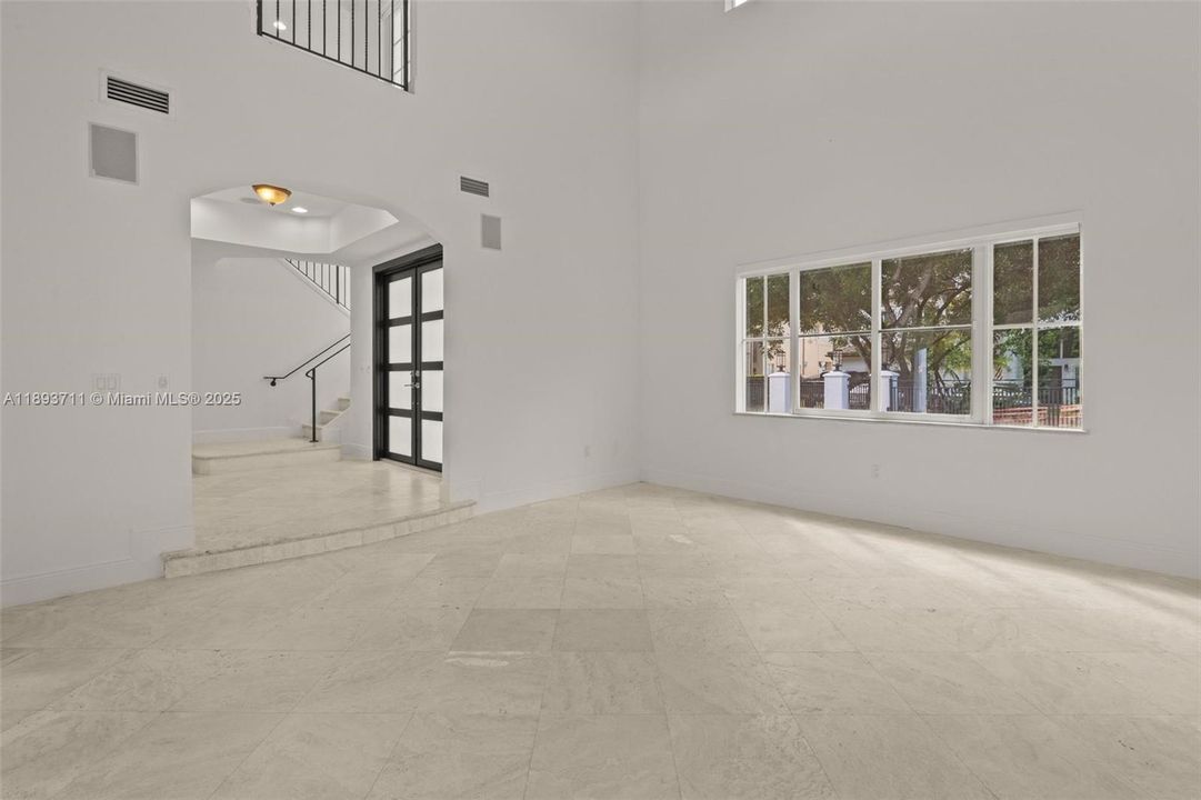 For Sale: $1,980,000 (5 beds, 6 baths, 3676 Square Feet)