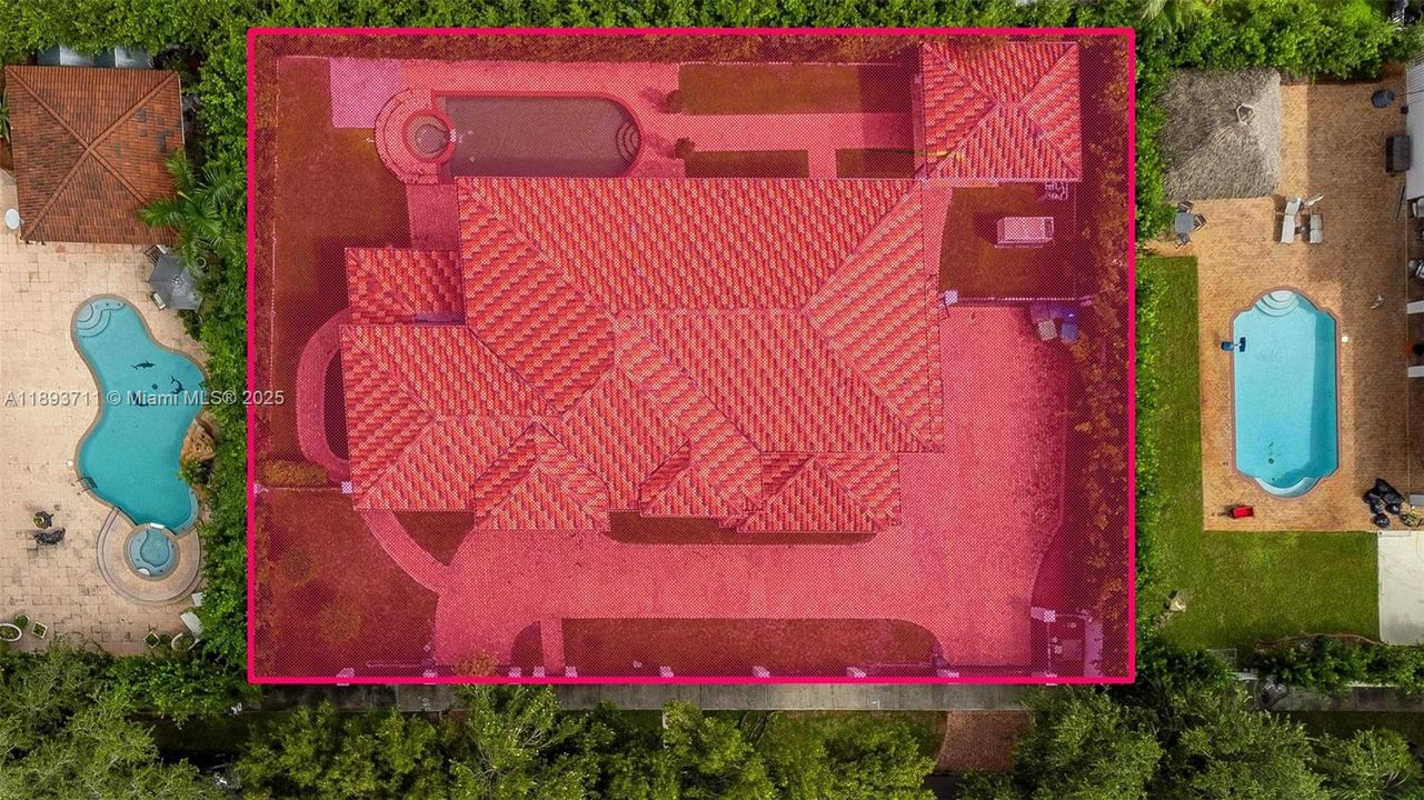 For Sale: $1,980,000 (5 beds, 6 baths, 3676 Square Feet)