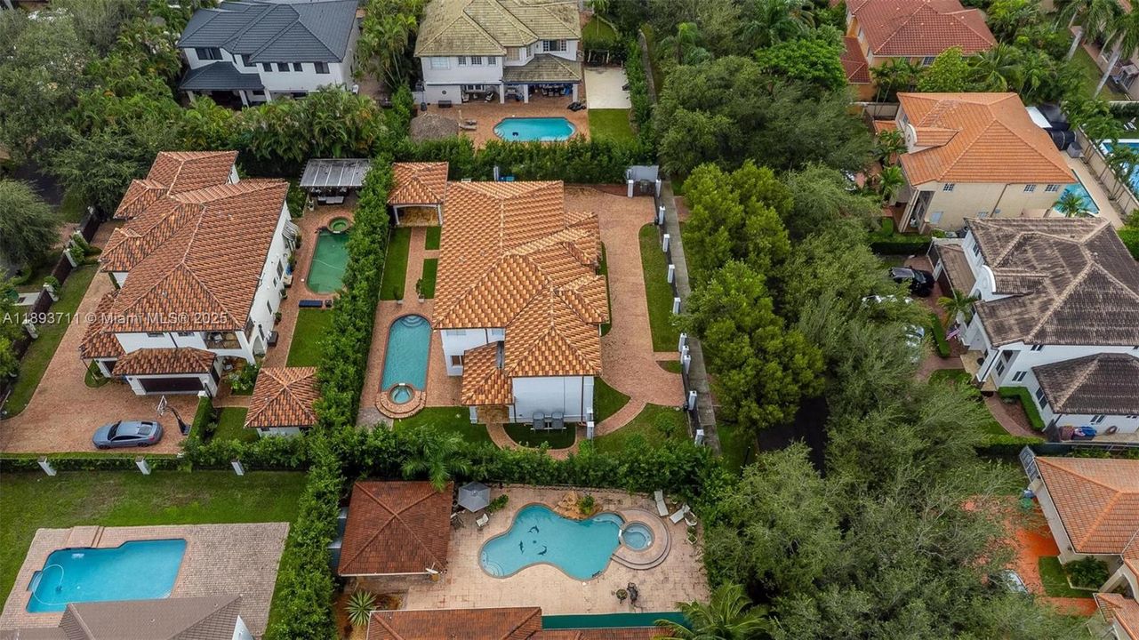 For Sale: $1,980,000 (5 beds, 6 baths, 3676 Square Feet)