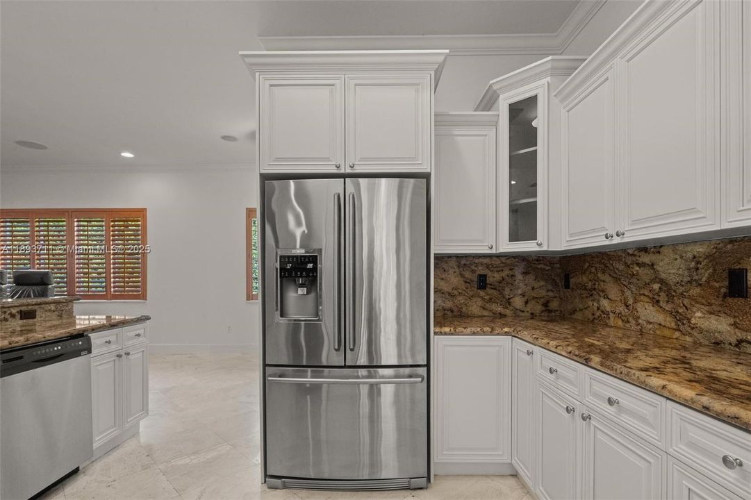 For Sale: $1,980,000 (5 beds, 6 baths, 3676 Square Feet)