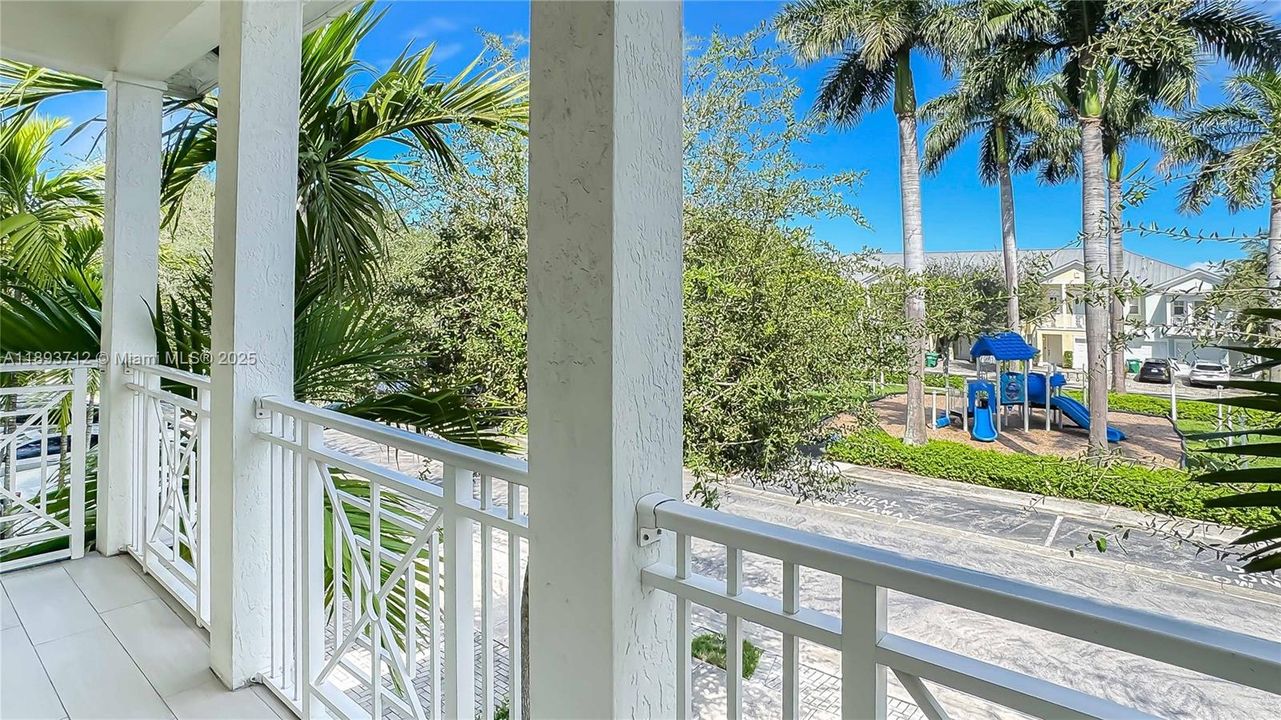 待售: $820,000 (3 贝兹, 3 浴室, 2062 平方英尺)