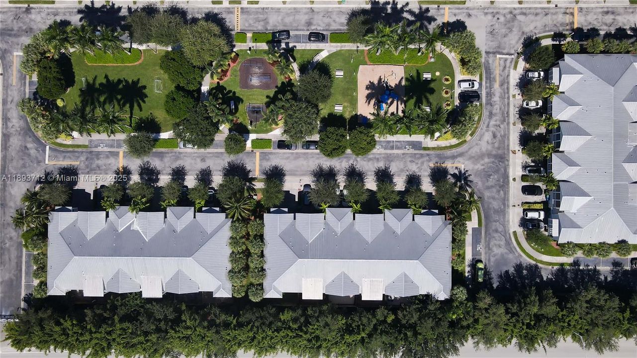 待售: $820,000 (3 贝兹, 3 浴室, 2062 平方英尺)