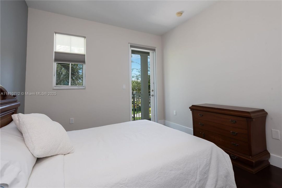 待售: $820,000 (3 贝兹, 3 浴室, 2062 平方英尺)