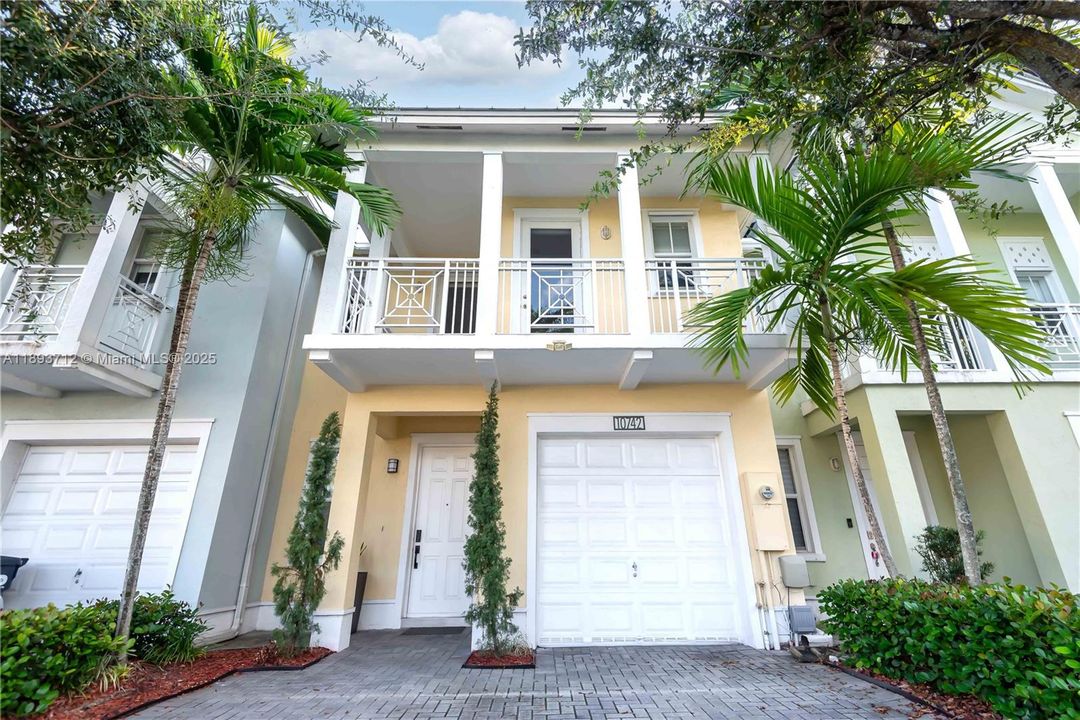 待售: $820,000 (3 贝兹, 3 浴室, 2062 平方英尺)