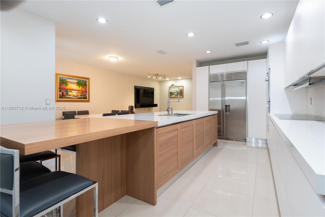 待售: $820,000 (3 贝兹, 3 浴室, 2062 平方英尺)