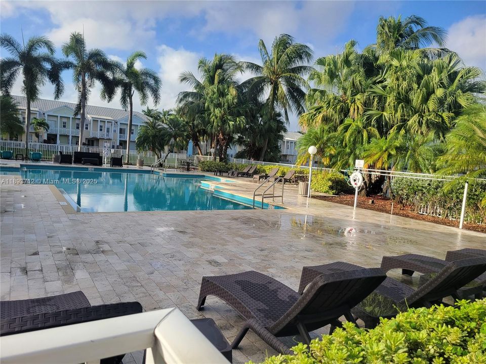 待售: $820,000 (3 贝兹, 3 浴室, 2062 平方英尺)