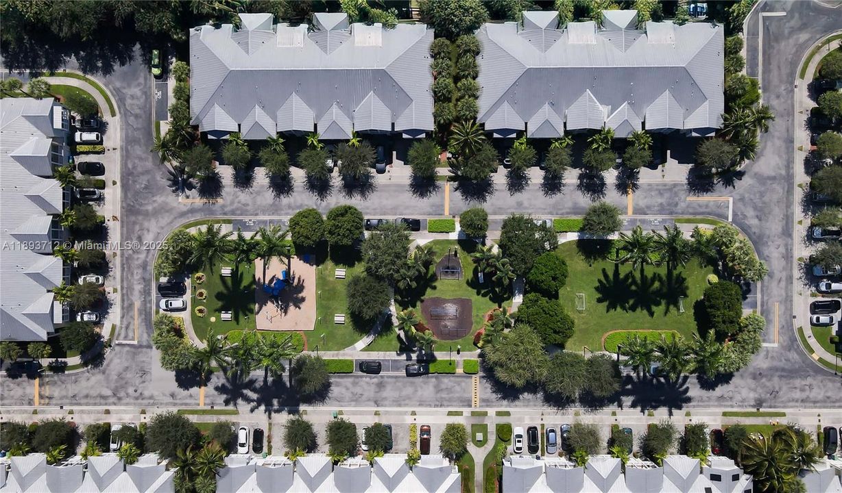 待售: $820,000 (3 贝兹, 3 浴室, 2062 平方英尺)