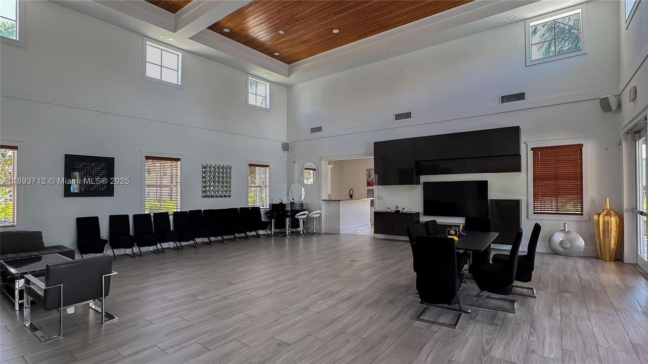 待售: $820,000 (3 贝兹, 3 浴室, 2062 平方英尺)