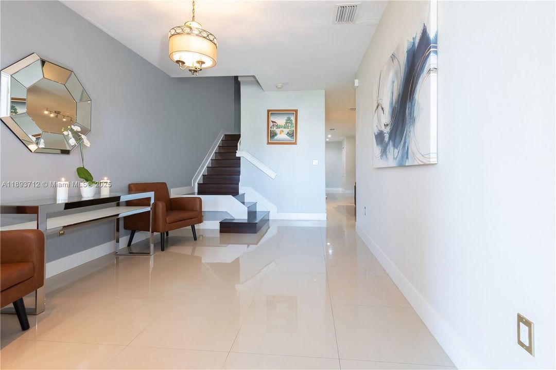 待售: $820,000 (3 贝兹, 3 浴室, 2062 平方英尺)