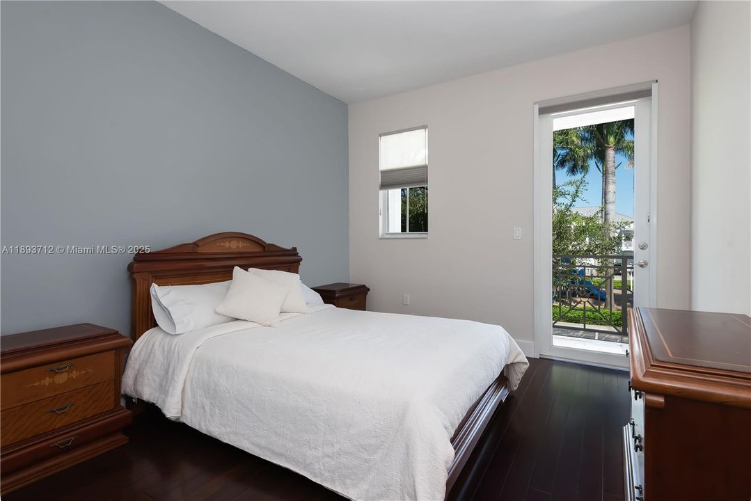 待售: $820,000 (3 贝兹, 3 浴室, 2062 平方英尺)