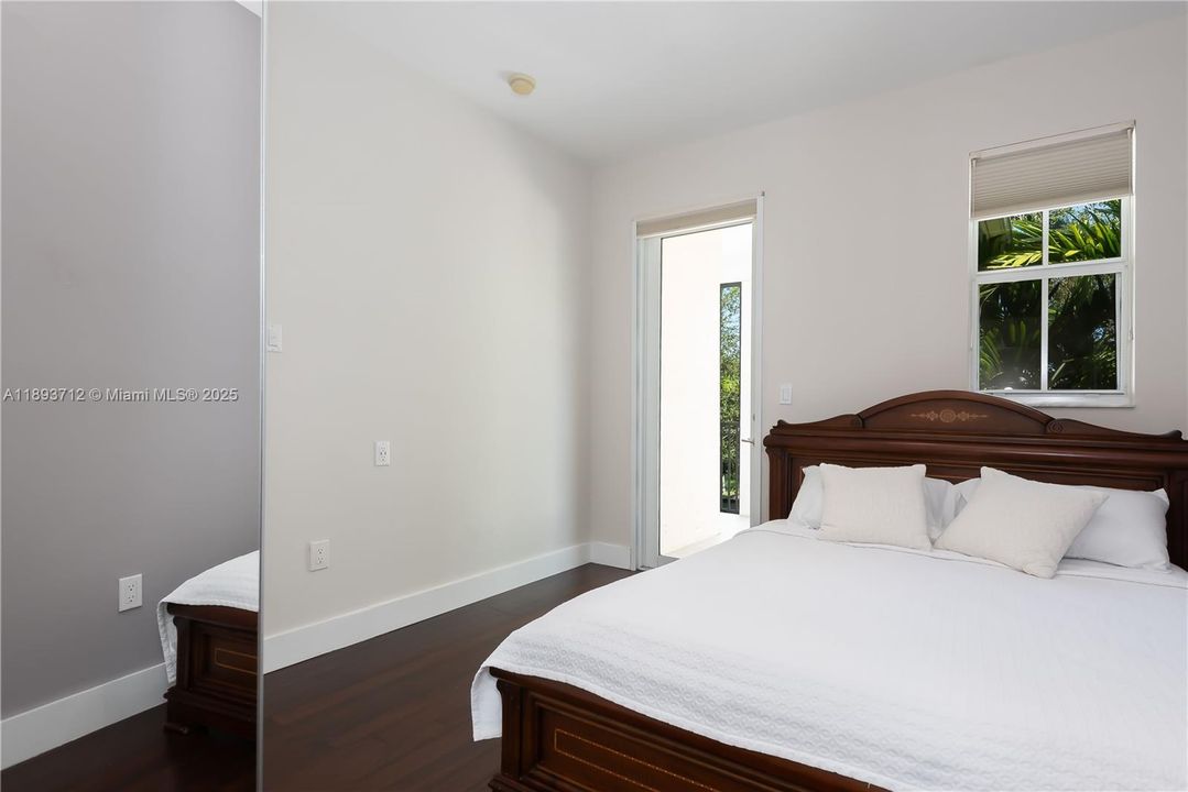 待售: $820,000 (3 贝兹, 3 浴室, 2062 平方英尺)