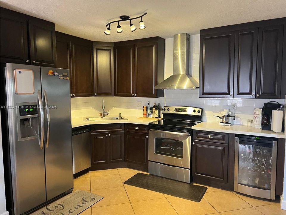 Недавно продано: $619,000 (3 спален, 2 ванн, 1491 Квадратных фут)