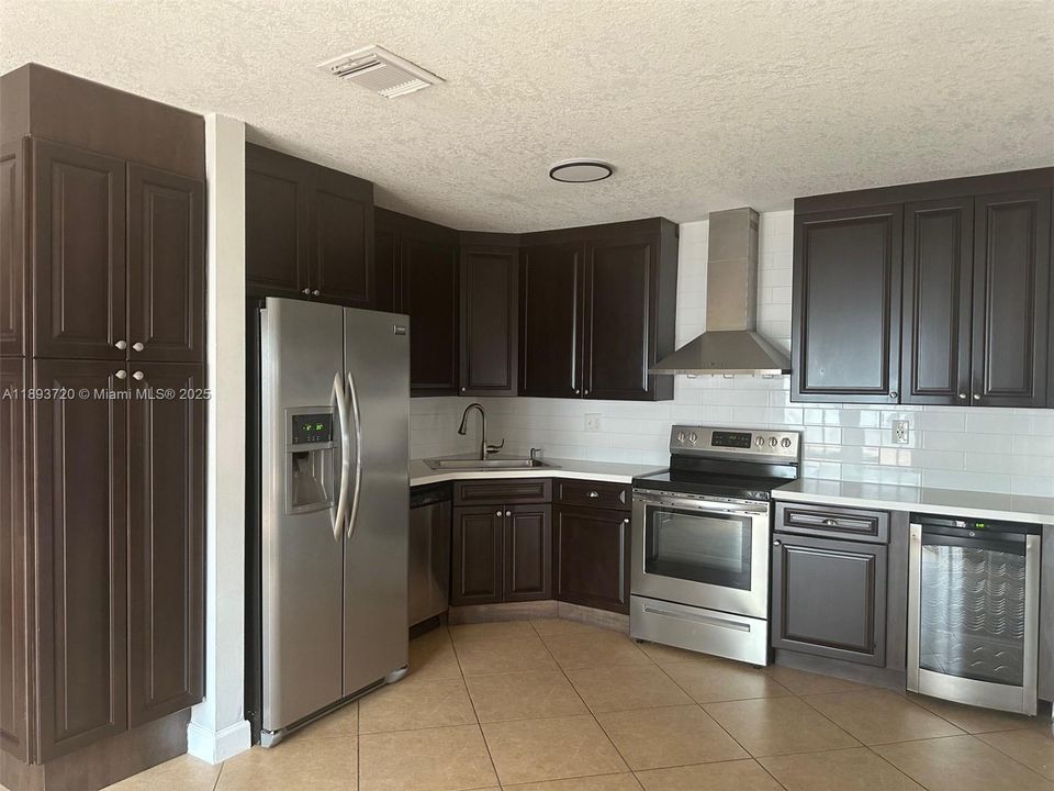 Недавно продано: $619,000 (3 спален, 2 ванн, 1491 Квадратных фут)