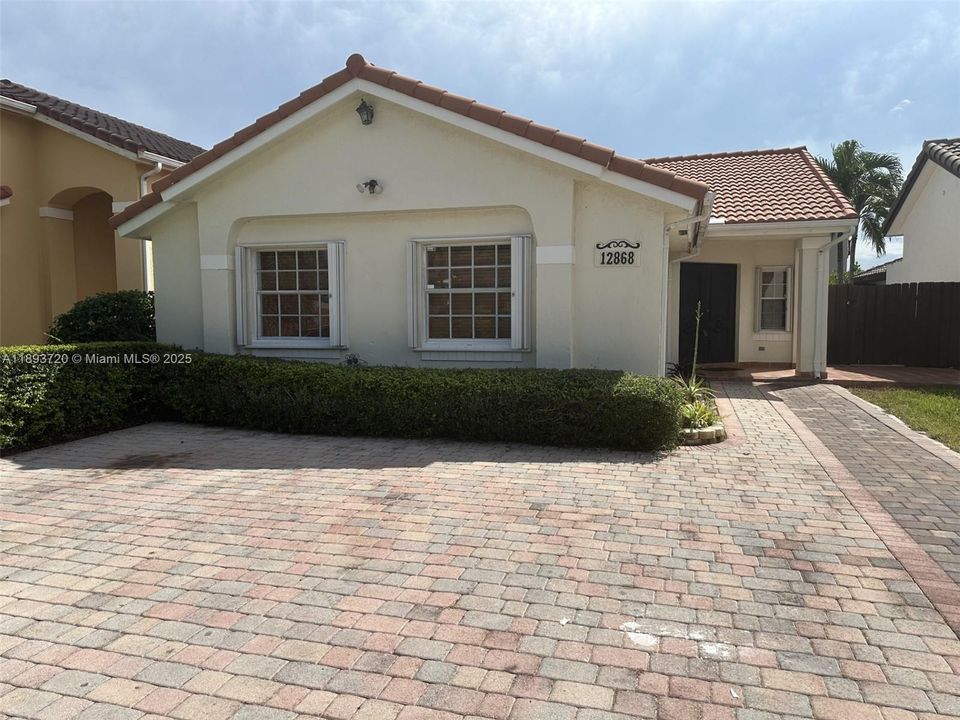 Недавно продано: $619,000 (3 спален, 2 ванн, 1491 Квадратных фут)