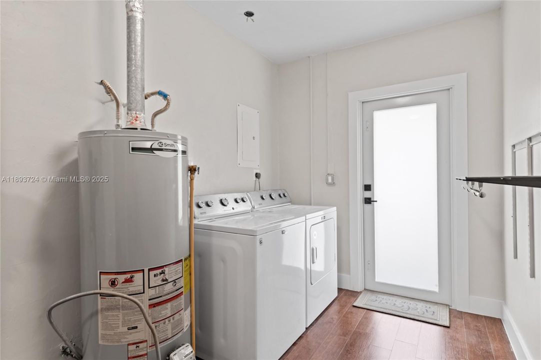 出租: $3,900 (3 贝兹, 2 浴室, 1624 平方英尺)