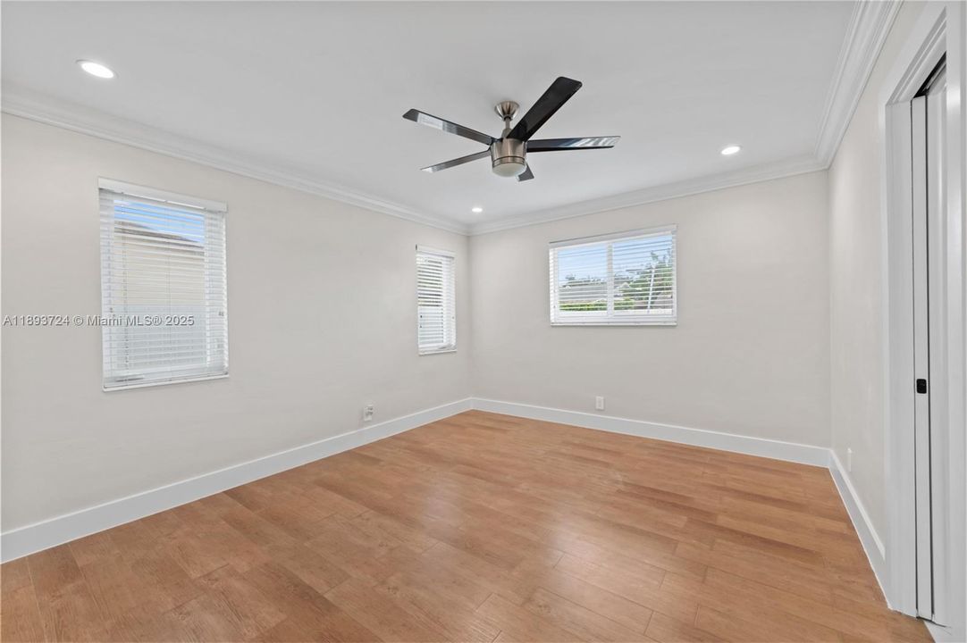 出租: $3,900 (3 贝兹, 2 浴室, 1624 平方英尺)