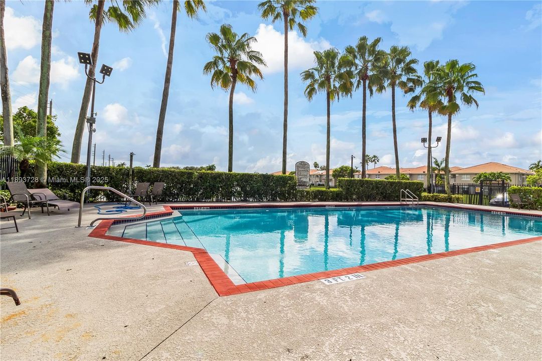 Recently Sold: $369,000 (2 beds, 2 baths, 1153 Square Feet)