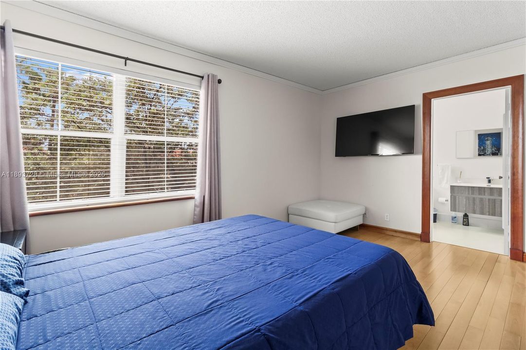 Recently Sold: $369,000 (2 beds, 2 baths, 1153 Square Feet)