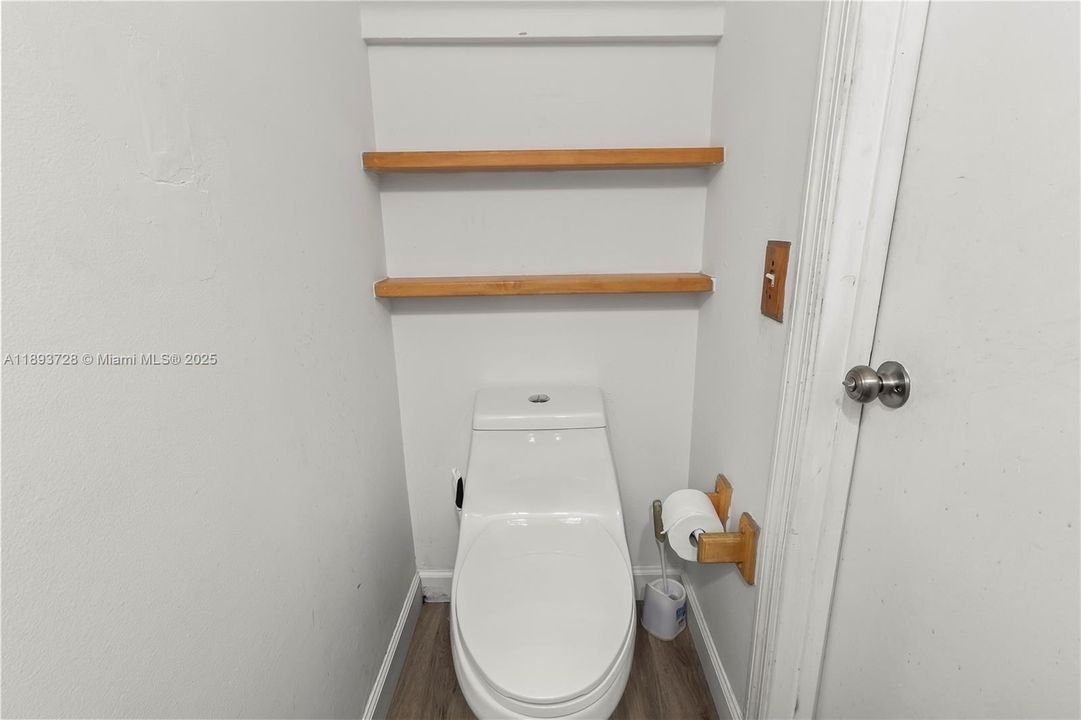 Recently Sold: $369,000 (2 beds, 2 baths, 1153 Square Feet)