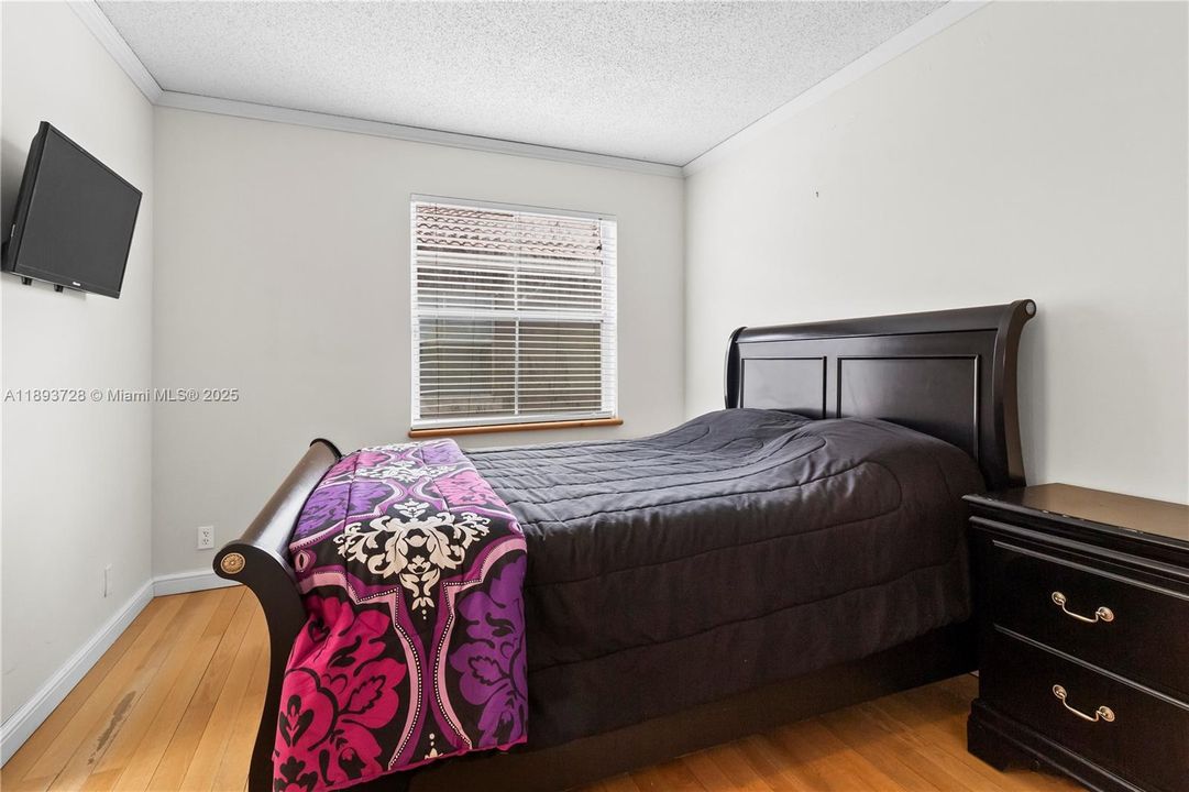 Recently Sold: $369,000 (2 beds, 2 baths, 1153 Square Feet)