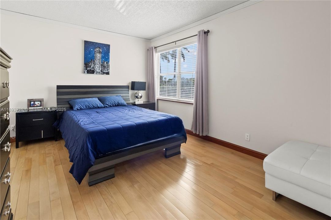 Recently Sold: $369,000 (2 beds, 2 baths, 1153 Square Feet)