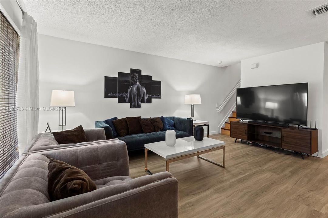 Recently Sold: $369,000 (2 beds, 2 baths, 1153 Square Feet)