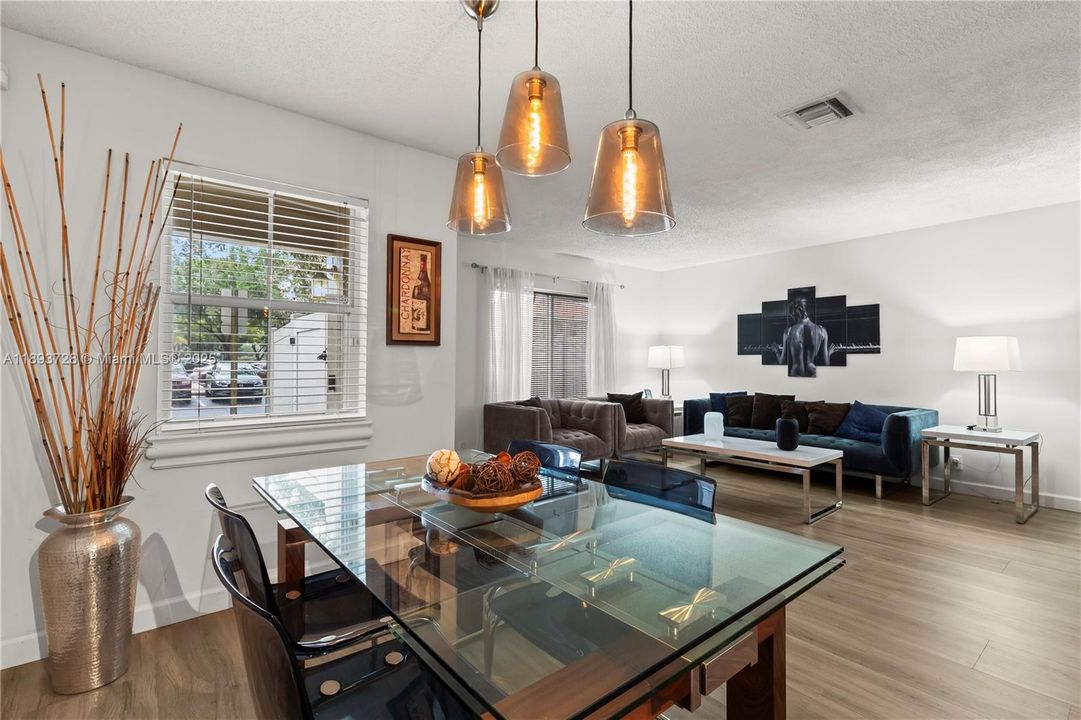 Recently Sold: $369,000 (2 beds, 2 baths, 1153 Square Feet)