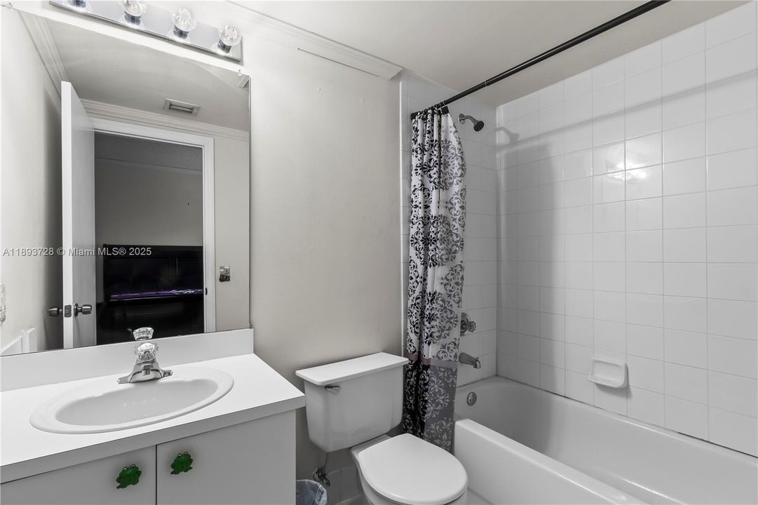 Recently Sold: $369,000 (2 beds, 2 baths, 1153 Square Feet)