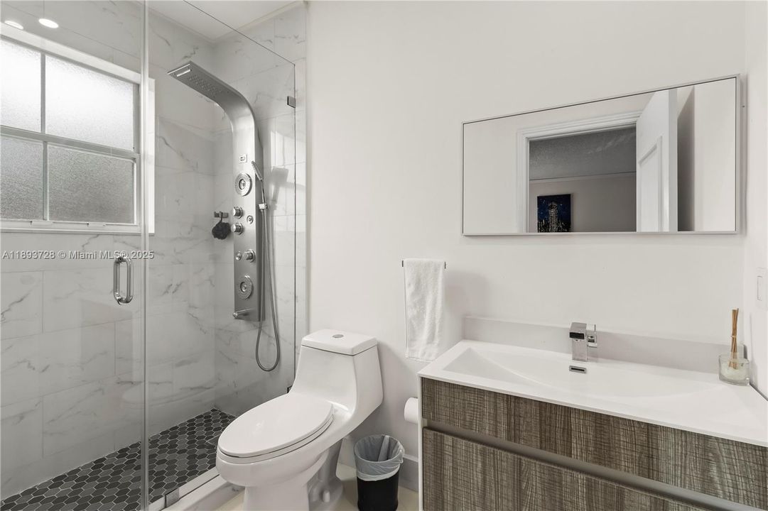 Recently Sold: $369,000 (2 beds, 2 baths, 1153 Square Feet)