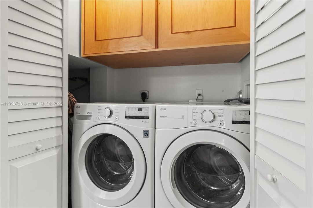 Recently Sold: $369,000 (2 beds, 2 baths, 1153 Square Feet)