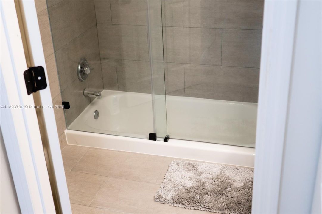 Active With Contract: $3,200 (3 beds, 2 baths, 1425 Square Feet)