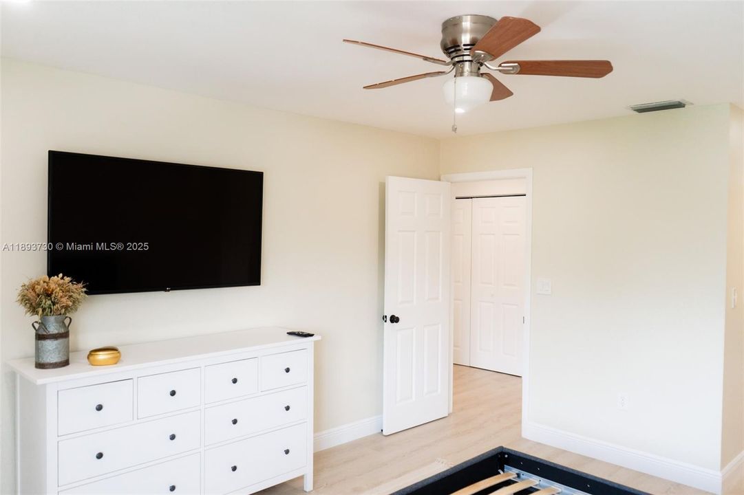 Active With Contract: $3,200 (3 beds, 2 baths, 1425 Square Feet)