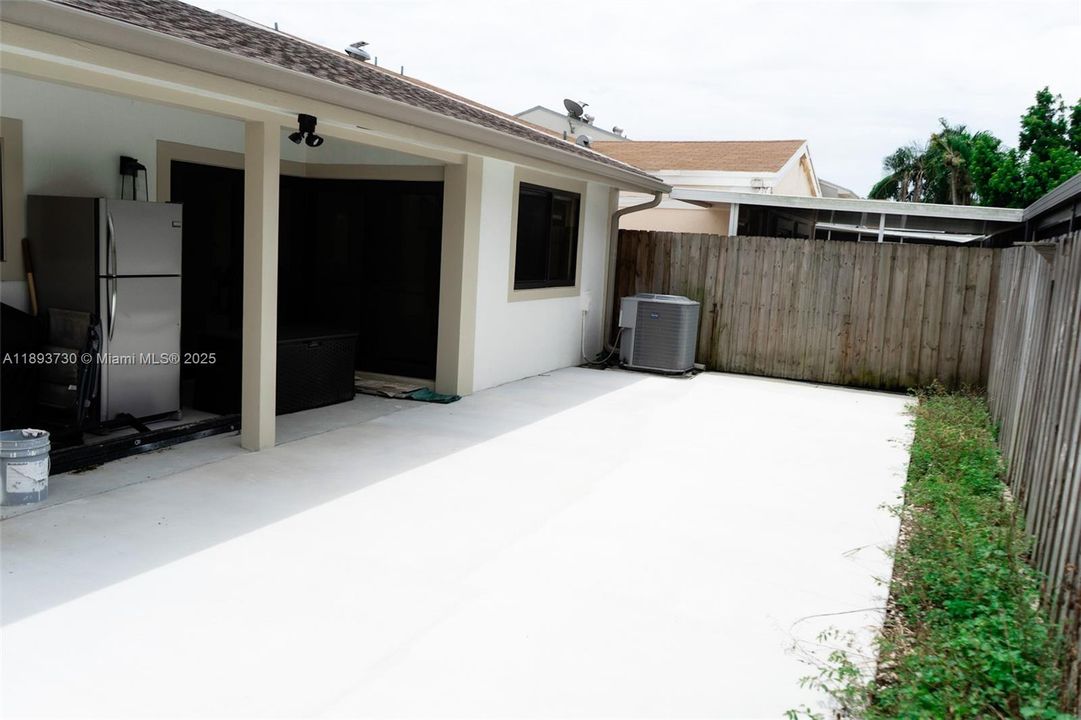 Active With Contract: $3,200 (3 beds, 2 baths, 1425 Square Feet)