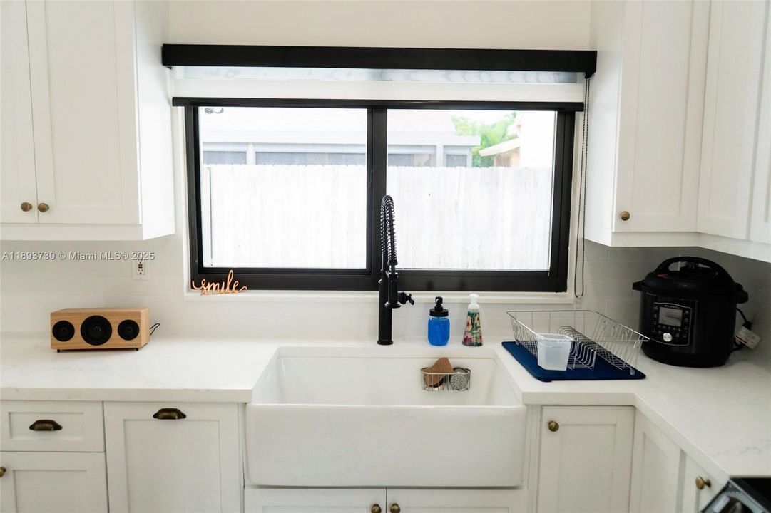 Active With Contract: $3,200 (3 beds, 2 baths, 1425 Square Feet)