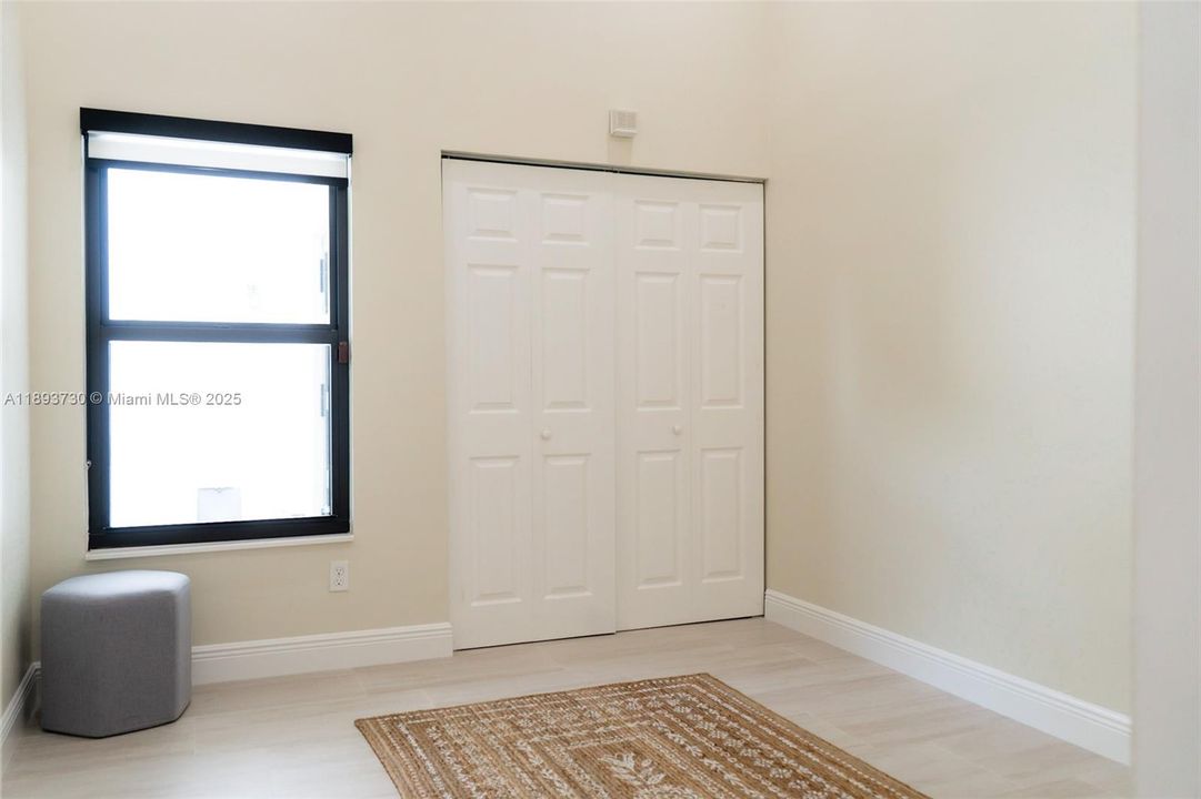 Active With Contract: $3,200 (3 beds, 2 baths, 1425 Square Feet)