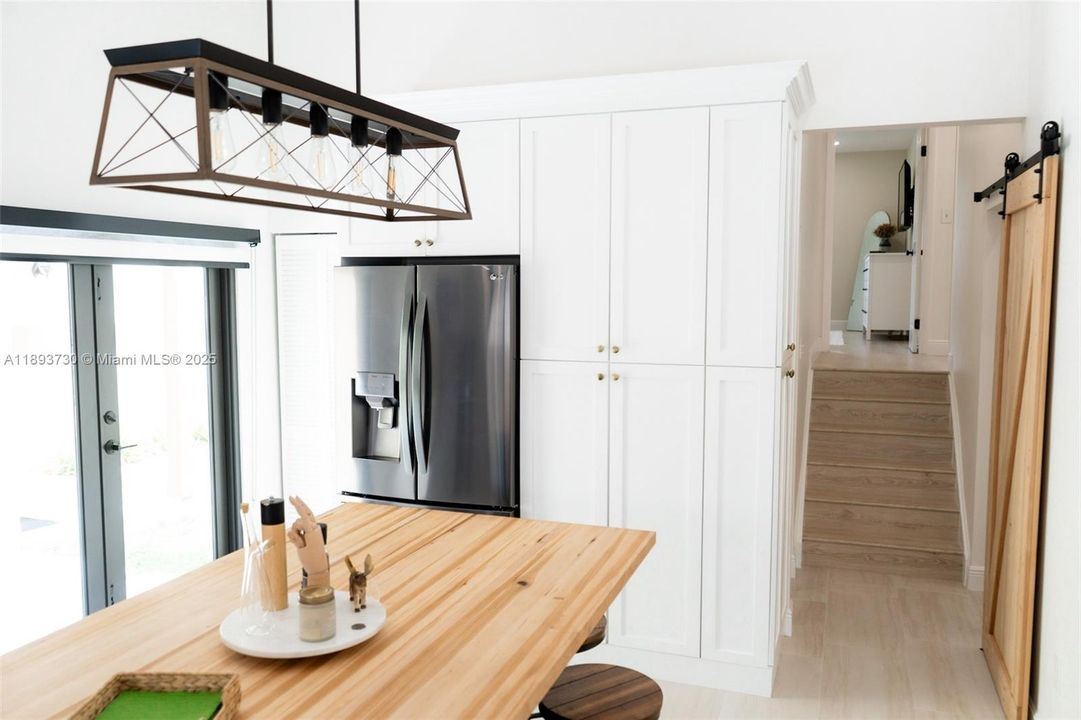 Active With Contract: $3,200 (3 beds, 2 baths, 1425 Square Feet)