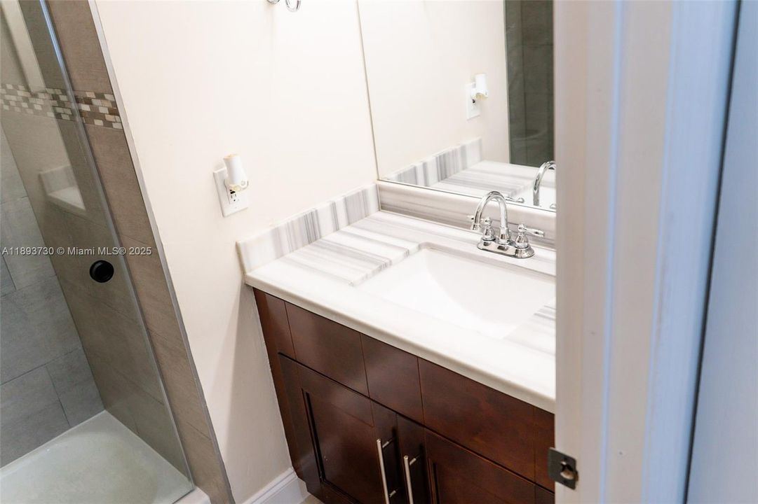 Active With Contract: $3,200 (3 beds, 2 baths, 1425 Square Feet)