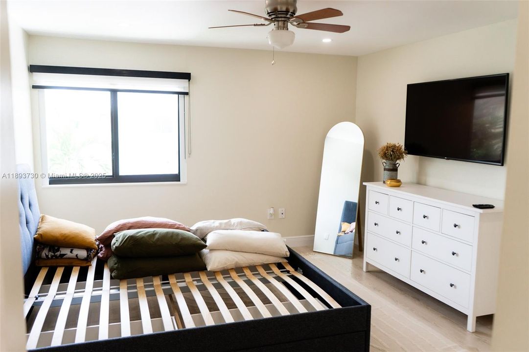 Active With Contract: $3,200 (3 beds, 2 baths, 1425 Square Feet)